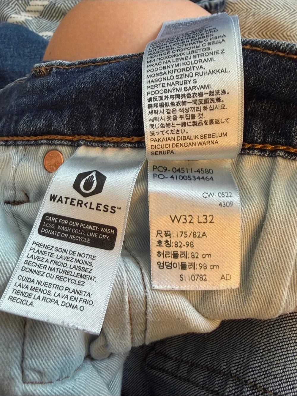 Levi's Slim Straight Jeans in Dark Blue Wash